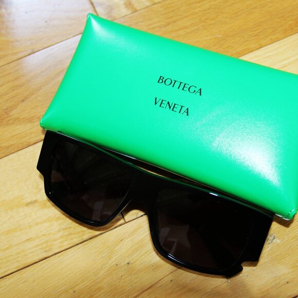 BNWT SS25 BOTTEGA VENETA SUNGLASSES BV1286S 001 - Picture 2 of 10